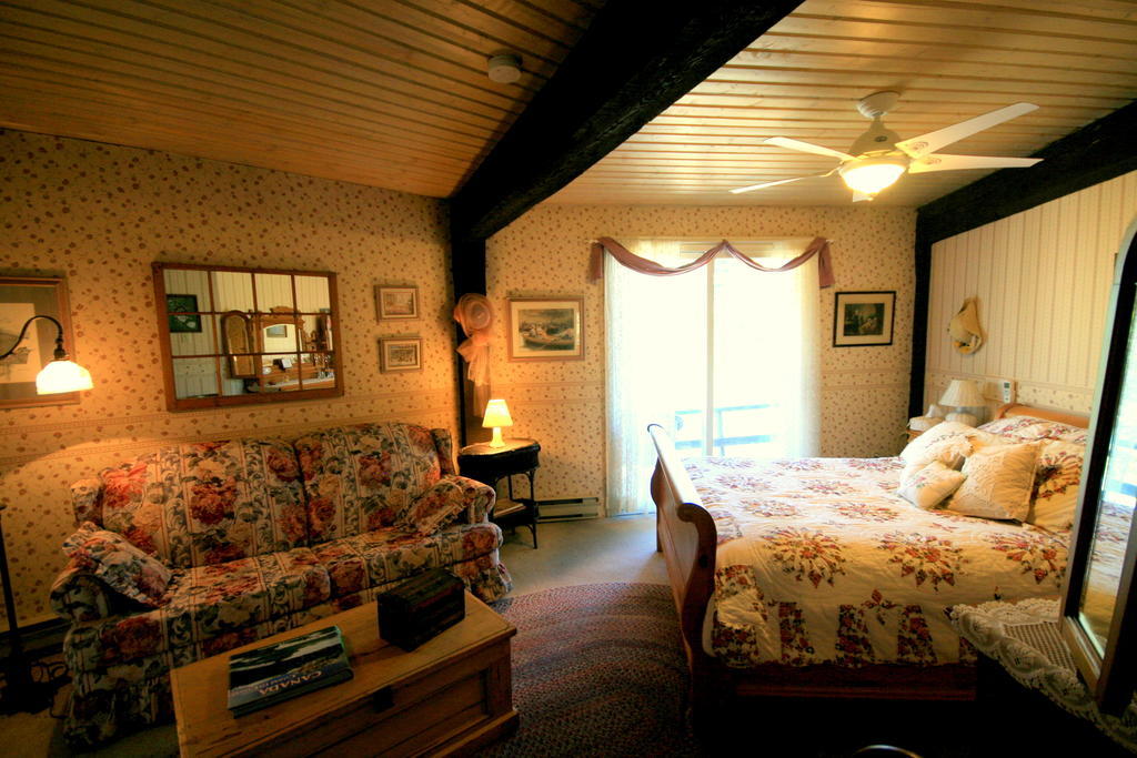 Stouffermill Bed & Breakfast Algonquin Highlands Exterior foto