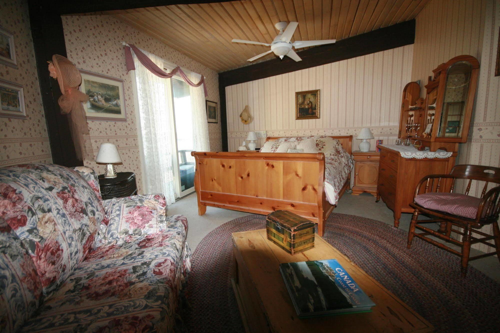 Stouffermill Bed & Breakfast Algonquin Highlands Exterior foto