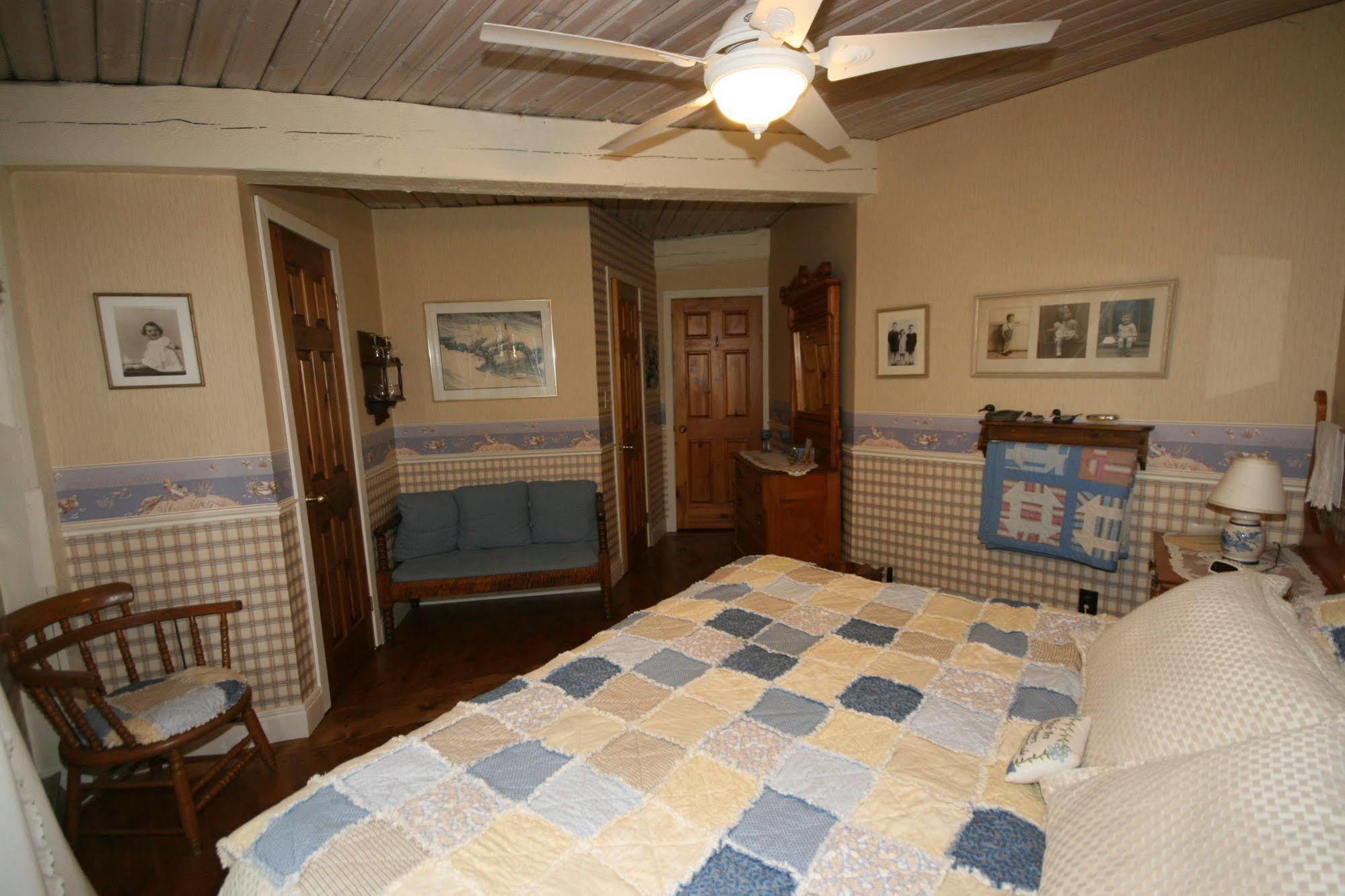 Stouffermill Bed & Breakfast Algonquin Highlands Exterior foto