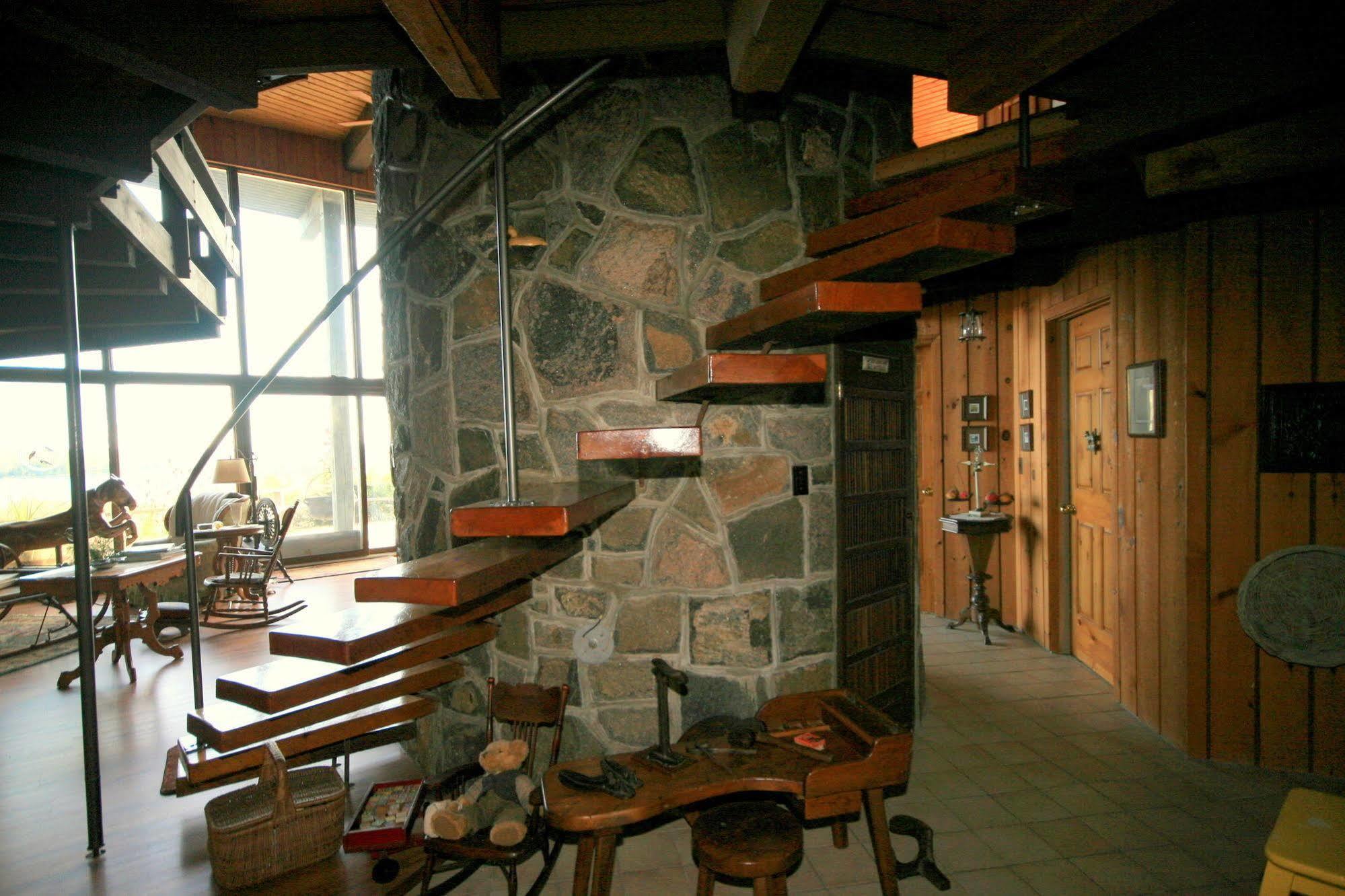 Stouffermill Bed & Breakfast Algonquin Highlands Exterior foto